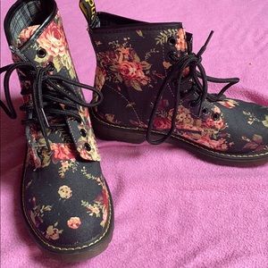 Girls flower doc martens
